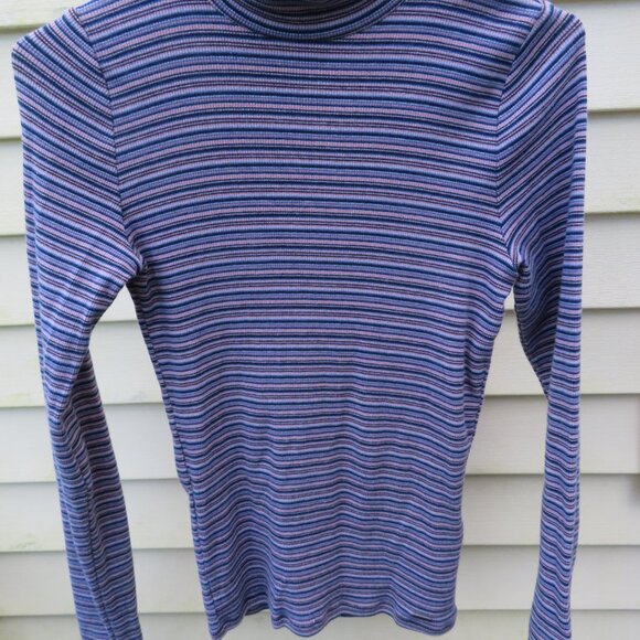 Hollister Fitted Rib Knit Striped Long Sleeve Mock Neck Shirt - Picture 8 of 9